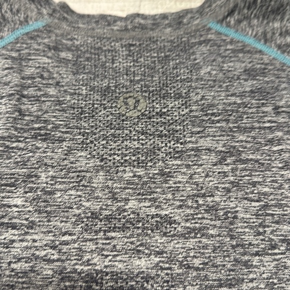 🍋Mens original Vent Tech tee with 3 bar sizing PTP approx 19”🍋 - Picture 9 of 13